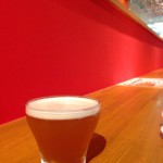 「神田ビアホール D’s diner」樽生クラフトビールがテイスティングサイズ300円で楽しめる